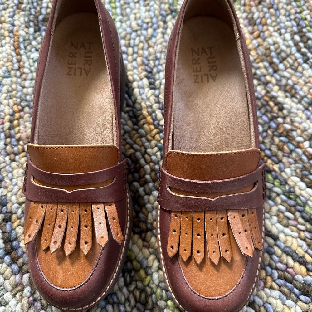 Naturalizer Women's Two-Tone Brown Loafers